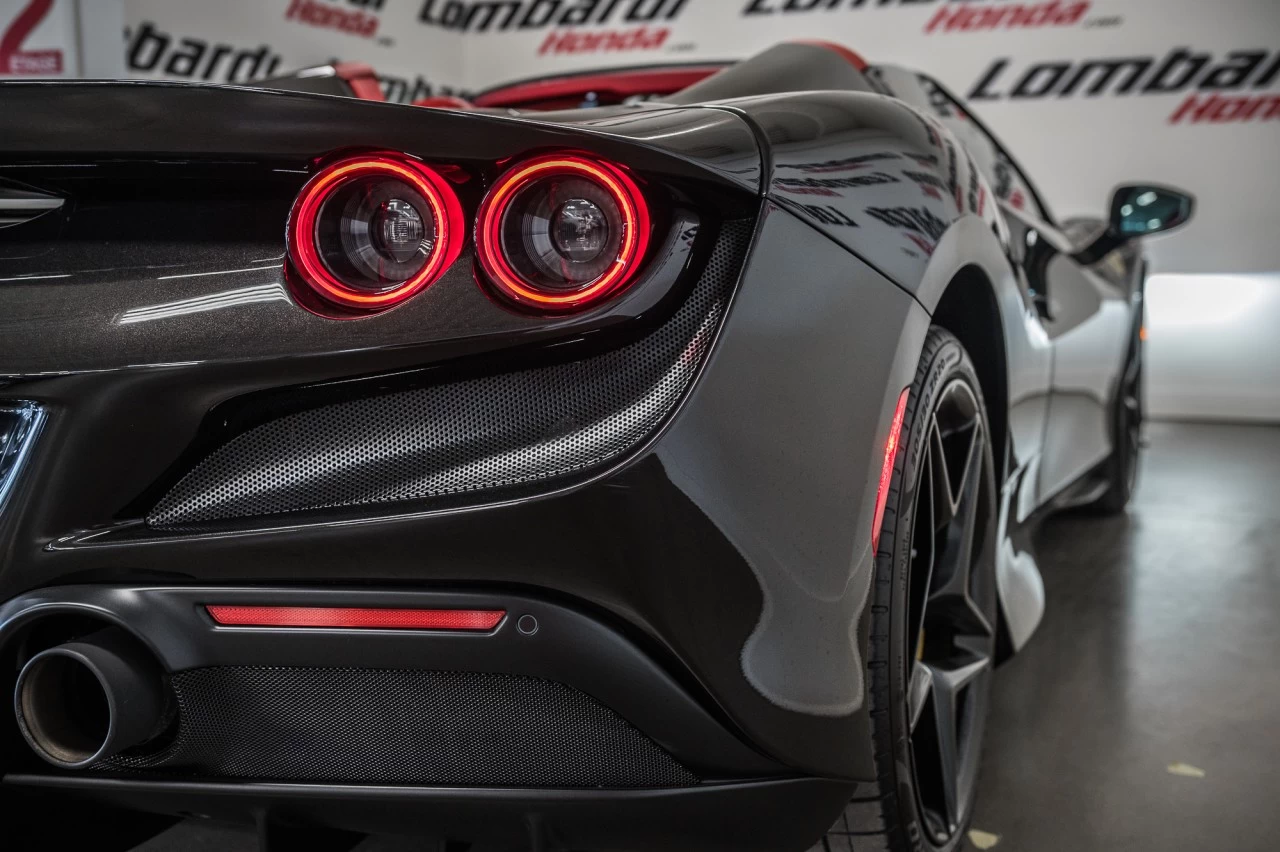 2021 Ferrari F8 Spider  Image principale