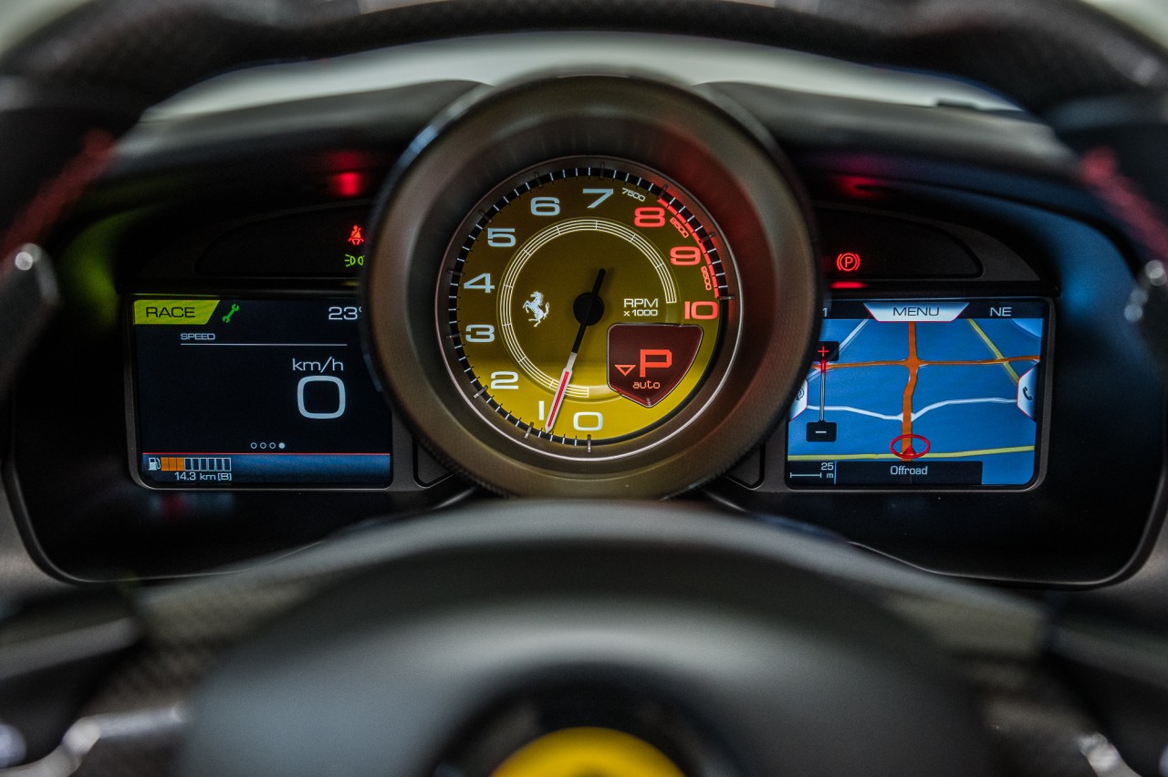 2021 Ferrari F8 Spider  Image principale