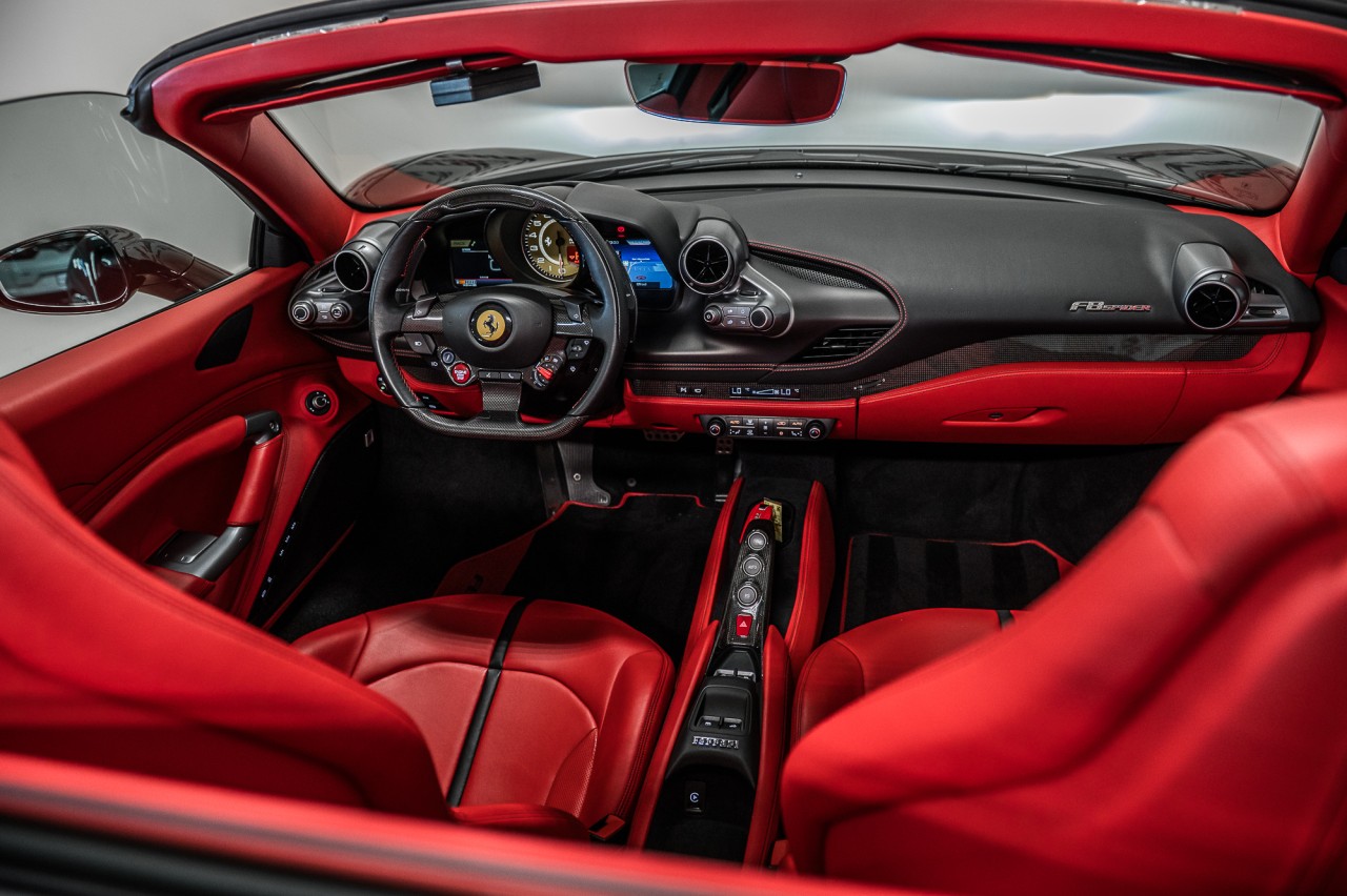 2021 Ferrari F8 Spider  Image principale